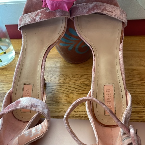 Pink Heels - Picture 5 of 8